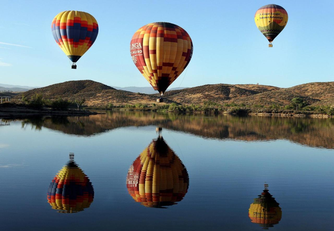 Balloons And Wine Мурриета Экстерьер фото